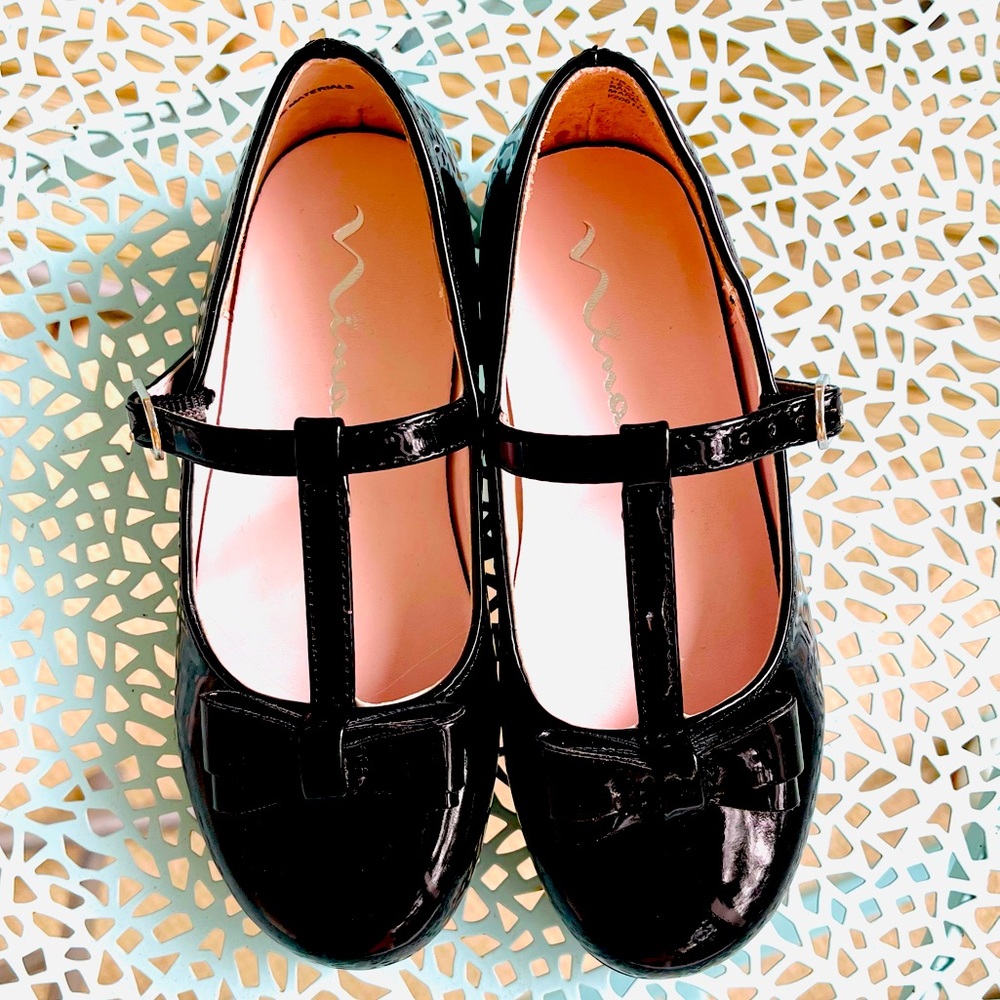 🌻 NWOT Little Girl Nina MaryJane flats, size 11